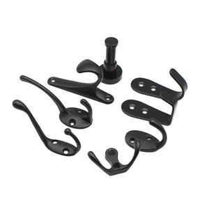 Crochet mural simple de style européen en bois noir pour armoire à chaussures et salle de bain - Product Image 1