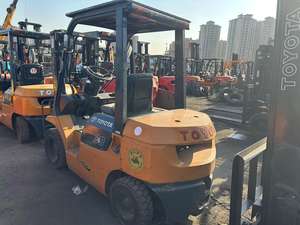 Carretilla elevadora pequeña de 2,5 toneladas con motor diésel fabricado en Japón original, carretilla elevadora Toyota FD25 usada - Product Image 5