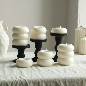Vela Aromática Artesanal de Cera de Soya Estilo Donut Blanco, Sin Humo, Perfumada, para el Día de San Valentín - Product Image 6
