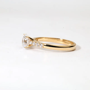 Anillo de Oro Fino con Diamante Redondo Cultivado en Laboratorio, Diseño Art Deco, Minimalista, con Pavé, Regalo de Navidad para Mujer - Product Image 4