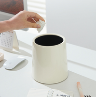 Bureau circulaire double couche avec mini-bac de rangement et poubelle de bureau en plastique comprenant une corbeille à papier et des poubelles