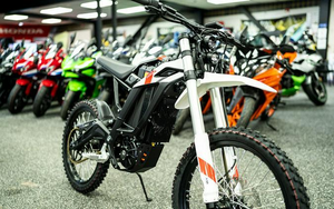 Moto tout-terrain électrique Zero XB robuste, moteur à couple élevé, longue autonomie, pour la conduite sur sentier - Product Image 4