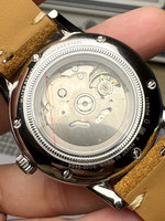 Montre de plongée 100m avec logo personnalisé, verre saphir double bombé, date, bracelet en cuir, mouvement automatique NH35 GS pour homme