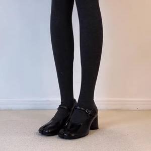 Novedad 2026: Zapatos de cuero casuales para mujer, estilo retro, con tacón de bloque, puntera dividida, hebilla única y boca poco profunda. - Product Image 4