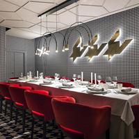 Tables et chaises modernes pour café, table et chaise de restaurant, chaise en velours, chaise de bar avec table en pierre pour restaurant haut de gamme