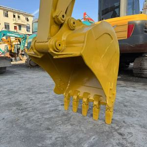 Mini-excavatrice d'occasion Komatsu PC56 avec capacité de 5 tonnes, machine sur chenilles pour le creusement, dotée de composants essentiels : moteur, boîte de vitesses, pompe - Product Image 6