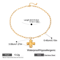 Collier en acier inoxydable plaqué or 18 carats avec pendentif croix martelé classique et chaîne trombone