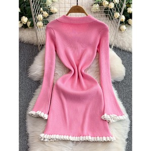 Abito da Donna <span class=keywords><strong>in</strong></span> <span class=keywords><strong>Maglia</strong></span> con Scollo a V e Maniche Svasate, Nuova Collezione Autunno 2026, Elegante e di Classe, Vendita all'Ingrosso - Product Image 4