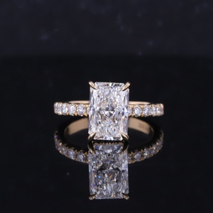 แหวนเพชรแล็บ 18k ทองคำ ประดับเพชรแล็บทรงเรเดียนท์คัท แหวนหมั้นแฟชั่นสุดหรู - Product Image 2