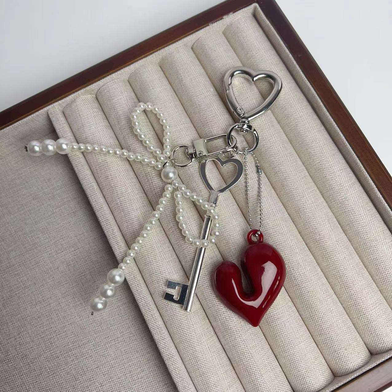 รูปหัวใจ + สไตล์พวงกุญแจ