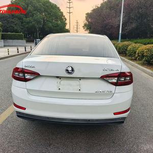 Coche Usado Skoda <span class=keywords><strong>Octavia</strong></span> Gasolina 1.4T 150HP 7DCT Sedán Vehículo Usado con Certificado de Inspección de Lujo Venta al por Mayor en China - Product Image 5