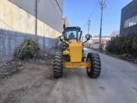 Chine Nouvelle niveleuse durable de petit moteur de machines de route 132HP à vendre en Algérie