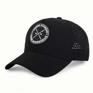 Gorra de béisbol de 5 paneles sin estructura personalizada al por mayor con orificios cortados a láser, logo de PVC de goma, ajustable, profesional, OEM común - Product Image 1