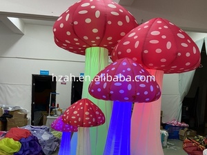 Decorazione Luminosa Gonfiabile a Forma di Fungo di <span class=keywords><strong>Alice</strong></span> <span class=keywords><strong>nel</strong></span> <span class=keywords><strong>Paese</strong></span> <span class=keywords><strong>delle</strong></span> <span class=keywords><strong>Meraviglie</strong></span> con Ventilatore Integrato, in Tessuto Oxford Resistente e Antivento per Uso in Giardino - Product Image 3