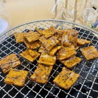 Biskuit beras Label pribadi, pemecah beras ketan kue Amanoya Ninjapo