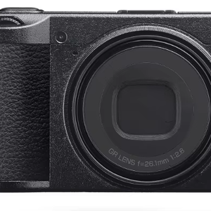 กล้องดิจิตอลคอมแพค Ri Coh GR IIIx สีดำ พร้อมเซ็นเซอร์ CMOS ขนาด APS-C ความละเอียด 24MP เลนส์ GR 40 มม. F2.8 (ในรูปแบบ 35 มม.) เซ็นเซอร์ CMOS - Product Image 1