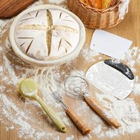 Ensemble de paniers à levée en bois ronds pour pain au levain avec fouet à pâte, lame à pain, racloir à pâte et brosse de nettoyage multifonctionnelle