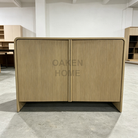 Buffet moderne en chêne rainuré OAKEN, armoire de rangement en bois à 2 portes avec coins arrondis, console minimaliste, meubles de salon
