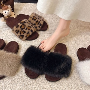 Tongs tendance 2026 pour femmes, pantoufles moelleuses à plateforme, antidérapantes, rehaussantes, sandales d'extérieur pour l'été - Product Image 4