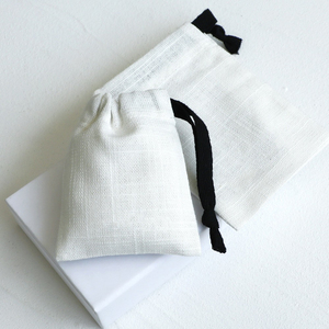 Bolsas de Joyería de Algodón Blanco Minimalistas con Logotipo Personalizado, Bolsas de Lona con Cordón, Bolsas de Joyería con Cordón - Product Image 1