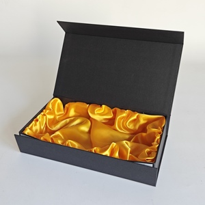 Caja de cartón con solapa de cierre magnético negro con estampado mate personalizado <span class=keywords><strong>Royal</strong></span> de lujo, caja de regalo con tapa abatible con satén - Product Image 4