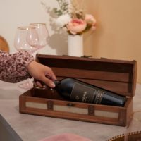 Ficelle Vintage Trunk Bouteille De Vin Boîte-cadeau Boîte À Vin En Bois Bois Faux Cuir Laiton Tissu Hold1 Bouteille avec Couvercle et Poignée