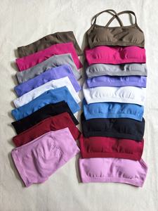 Set da 3 Pezzi di <span class=keywords><strong>Abbigliamento</strong></span> Sportivo da Donna: Top Corto, Leggings a Vita Alta e Pantaloncini da Allenamento per Yoga e Fitness - Product Image 2