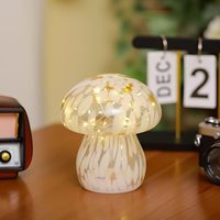 Lampe de table LED moderne au design champignon blanc, lumière blanc chaud 2700K, verre central, alimentation par batterie, pour chambre à coucher, chevet, IRC 80