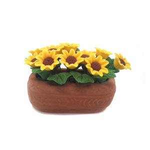 Modèle de <span class=keywords><strong>tournesol</strong></span> réaliste <span class=keywords><strong>en</strong></span> argile miniature pour maison de poupée 1/12 dans un <span class=keywords><strong>pot</strong></span> <span class=keywords><strong>en</strong></span> terre cuite rouge - Product Image 4