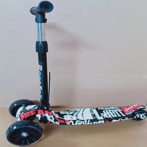 Kids' 3-<b>Wheel</b> learning Scooter with PU <b>Wheels</b> Rear Brake Lightweight Outdoor Ride Toy for 3-6 Years Cuté Style <b>Plastic</b> Body - Product Image 6