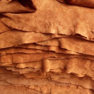 Chaussures pour hommes en cuir suédé véritable Polyvalent pour Textiles de maison Meubles Articles de décoration Sacs Canapés Vêtements Football Golf - Product Image 1