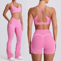 Ensemble de sport pour femme : Soutien-gorge de sport à dos croisé motif cœur mignon, short de fitness d'extérieur et leggings à séchage rapide