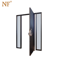 Porte d'entrée pivotante en verre aluminium, produit transparent