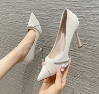 Chaussures à talons hauts pointus en PU de haute qualité, talons fins, chaussures de soirée de mariage, strass de luxe, chaussures confortables à enfiler, matière en caoutchouc
