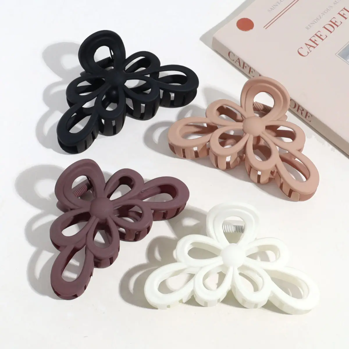 2023 New Arrival Simple Design Matte Flower Hair Claws Big Plastic Hair Claw Clips Accessories For Women Thick Hair