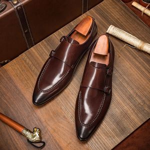 Nouvelles chaussures en cuir pour hommes à bout pointu et à bouton latéral de haute qualité, au style tendance, adaptées à la fois au style professionnel et décontracté - Product Image 3