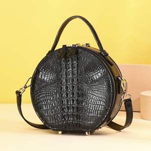 Bolso de Mano Circular Mini de Cuero Vacuno Hecho a Mano Personalizado de Fábrica, Bolsos Cruzados Redondos de Cuero Genuino con Patrón de Cocodrilo para Mujer - Product Image 5