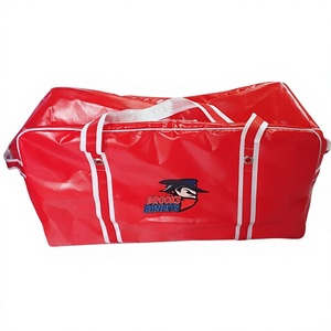 Sac de sport Brooks Bandits en PVC rouge avec sangles blanches, résistant à l'eau, pour équipement sportif - Product Image 3