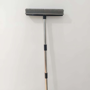 Balai <span class=keywords><strong>en</strong></span> caoutchouc multi-usage long avec manche réglable <span class=keywords><strong>en</strong></span> acier inoxydable – Articles ménagers <span class=keywords><strong>en</strong></span> <span class=keywords><strong>gros</strong></span> – Brosse à sol - Product Image 3