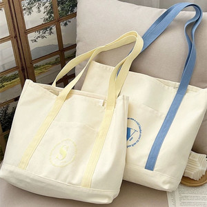 Sac fourre-tout en toile de coton uni écologique de 12 oz avec poches extérieures avant, idéal pour le shopping, personnalisable avec logo - Product Image 2