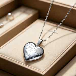 Collana con Ciondolo a <span class=keywords><strong>Cuore</strong></span> e Cornice Portafoto, Accessorio in Stile Raffinato, Regalo di Compleanno per Migliore Amica - Product Image 2