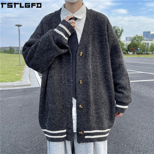 Gilet en tricot boutonné OEM/ODM pour hommes, gris clair, col en V, rayures contrastées, style streetwear, fabricants de pulls pour hommes en gros - Product Image 2