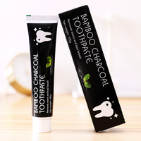 Élimine les taches de mauvaise haleine dentifrice au charbon de coco actif biologique pour le blanchiment des dents