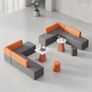 Divano Lungo Moderno Facile da Pulire per Ufficio, Istituti di Formazione, Reception, Angolo Relax, Personalizzabile in Legno - Product Image 2