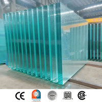 Verre trempé de 3 à 19 mm, une porte en verre flotté transparente et incurvée, soumise à un traitement de trempage, utilisée pour le balcon.