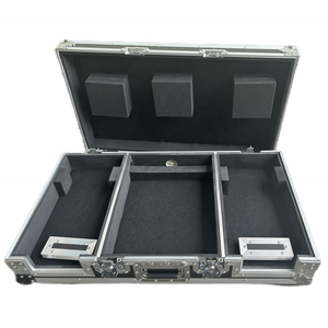 กล่องใส่<span class=keywords><strong>เครื่องเล่น</strong></span>ดีเจแบบมีล้อสำหรับมิกเซอร์คอนโทรลเลอร์และเครื่องเล่นซีดีเจ ยี่ห้อ BRAVO รุ่น Customized <span class=keywords><strong>Pioneer</strong></span> <span class=keywords><strong>DJ</strong></span> Equipment Flight Road Case - Product Image 1