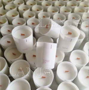 Candela Profumata Artigianale LANJO con Logo Personalizzato e Coperchio, Olio Vegetale Naturale, Forte Profumo, Cera di Soia, Confezione Regalo Natalizia - Aromaterapia - Product Image 5