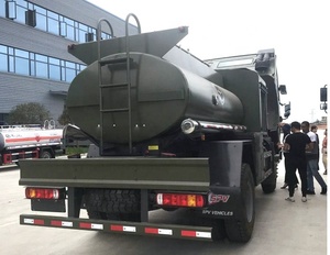 Camión de Reabastecimiento de Combustible HOWO Todoterreno 4X4 <span class=keywords><strong>con</strong></span> Medidor de Flujo y Carrete de Manguera para Reabastecimiento de Helicópteros - Product Image 4