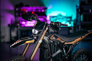 Nueva Moto Eléctrica Ultra Dirt Bike de 24.5kw, 74V 60Ah con Motor Central, 90 km/h, Modelo EU 2026 en Stock - Product Image 6