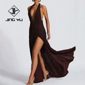 Vestido Maxi Elegante Personalizado para Mujer, Cuello Halter Profundo en V, Plisado, Tela Texturizada de Alta Calidad, Vestido Maxi para Fiesta - Product Image 2